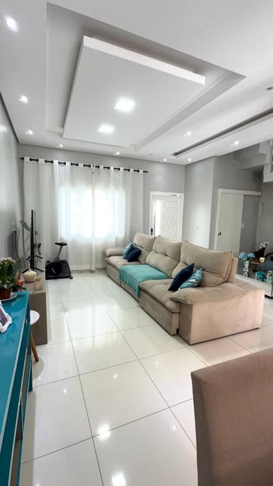 Casa Alto Padr�o - Venda - Loteamento Pinheiros de Trememb� - Trememb� - SP