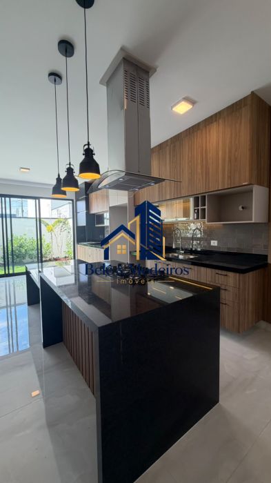 Casa Alto Padr�o - Venda - Loteamento Jardim Santana - Trememb� - SP