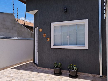 Casa Terrea somente 2 anos de uso/2 dorm/sala/Cozinha